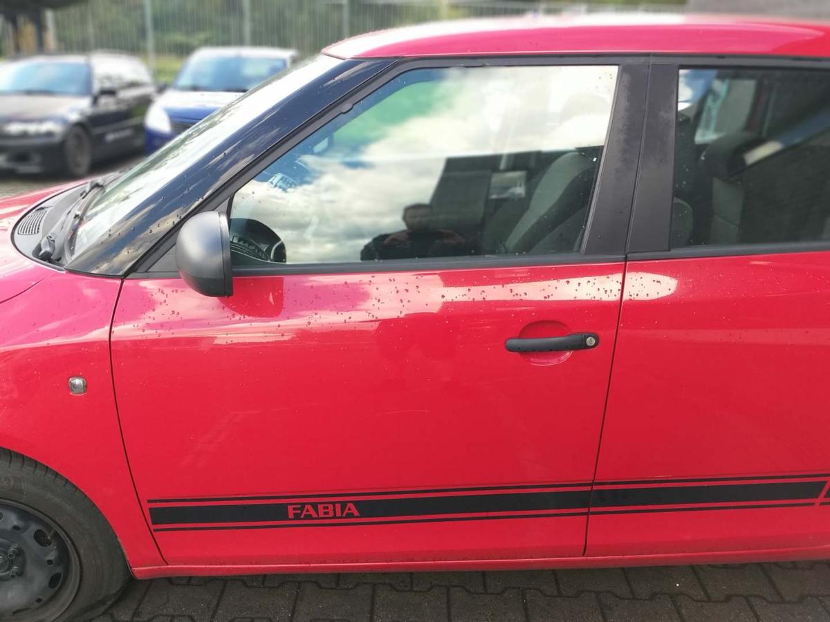 Skoda Fabia 2 5J original Tür vorn links Coridarot LF3K Bj.2012